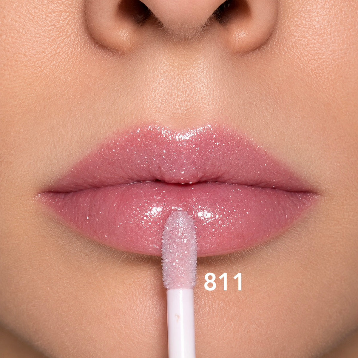 Gloss 811 Glam'kiss - applicazione sulle labbra